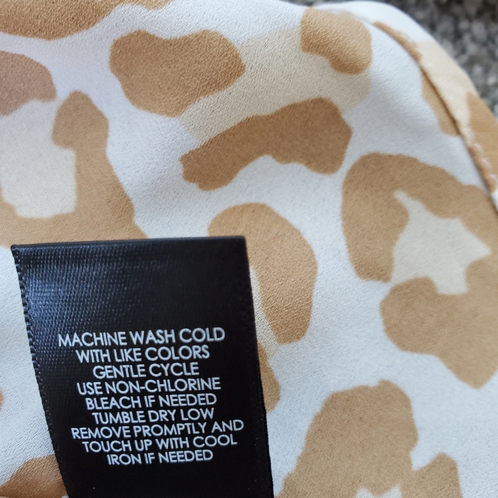Torrid plus animal leopard print v neck top, 2X, beige - Picture 15 of 15